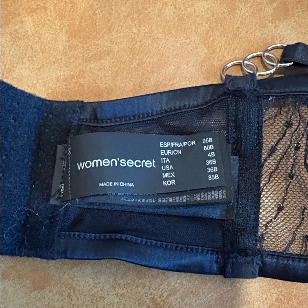 Women’s Secret Elegant Black Lace Bra - Size 36B - Picture 2 of 5
